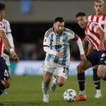 Argentina enfrenta a Paraguay por las Eliminatorias: hora, TV y formaciones